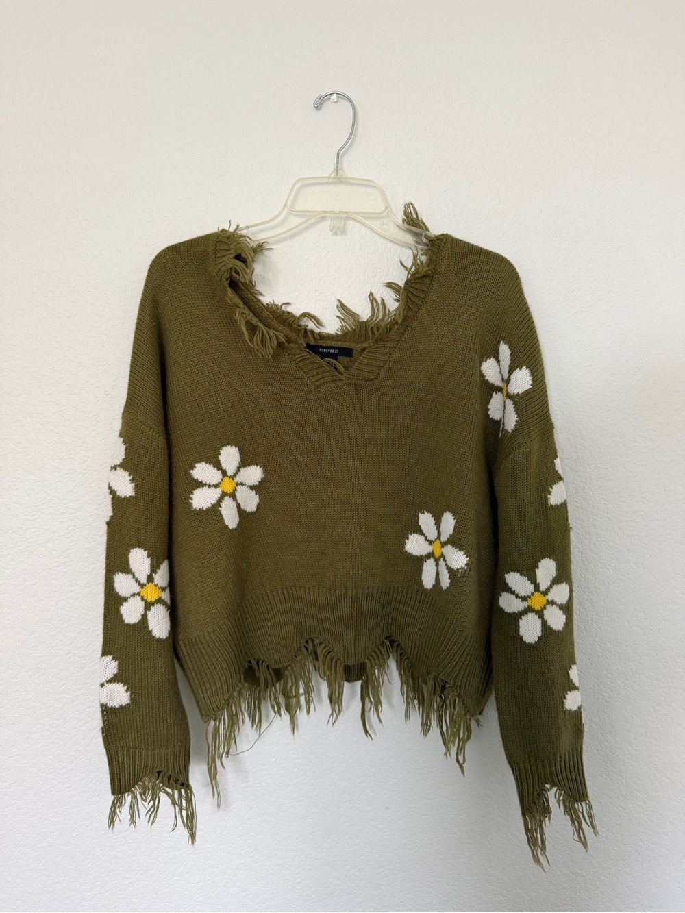 distressed sharkbite green 60s hippie daisy v-neck sweater